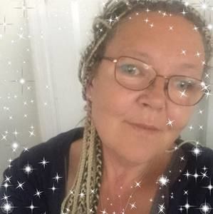 Meet your Posher, Claire